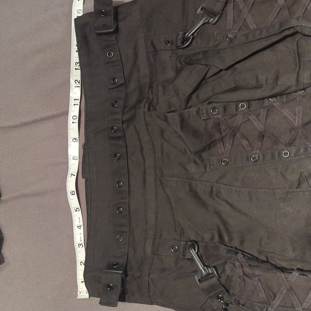 Punk Black Kilt w/chains - Picture 8 of 9